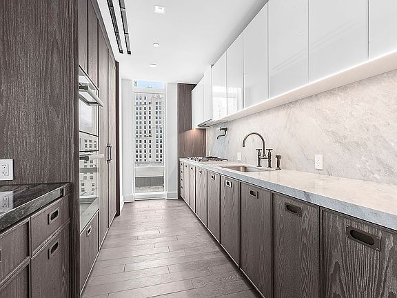 4th image of 45 E 22nd St #28A