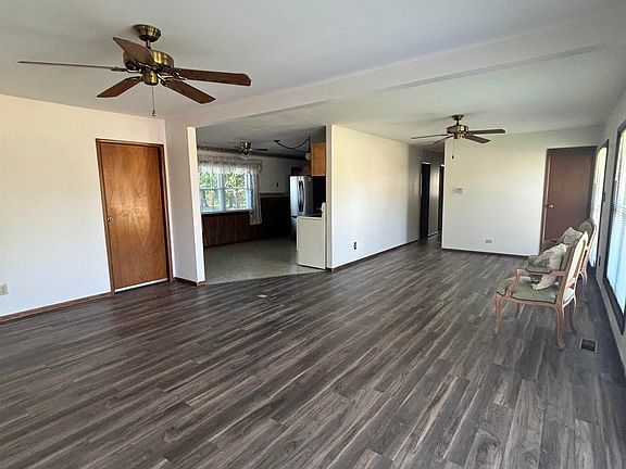 4th image of 1818 Oak St