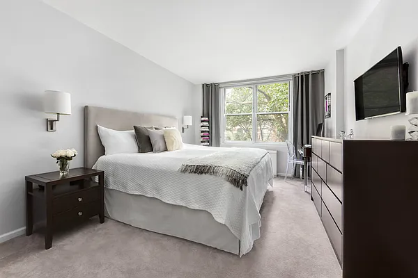 Sold by Compass | media 5