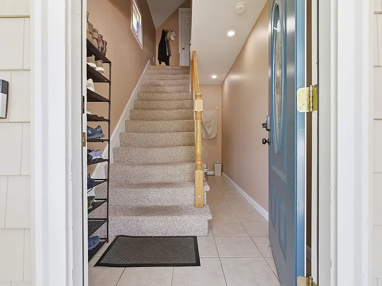 107 Plain St #2 — Photo 4