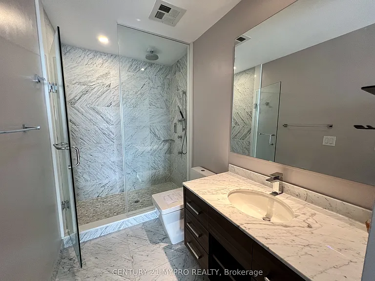 488 University Ave #4003 — Photo 14