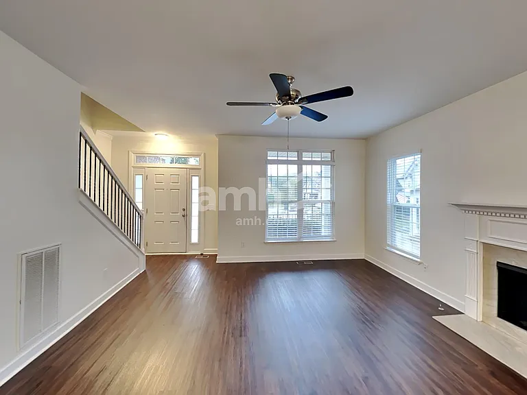 710 Norwood Ct — Photo 5