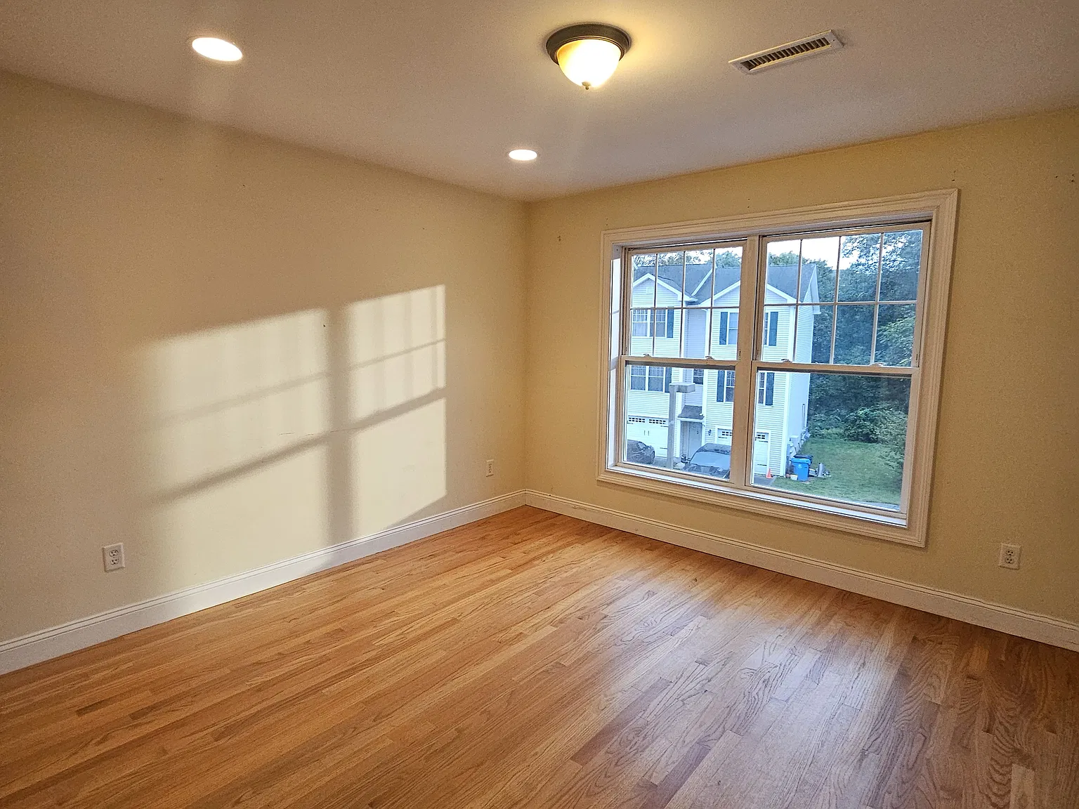 3 bed, 3.5 bath, 1845 sqft, $2,450 — Photo 4
