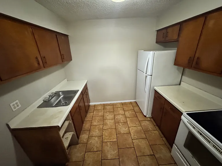680 Sharp Ln #207 — Photo 17
