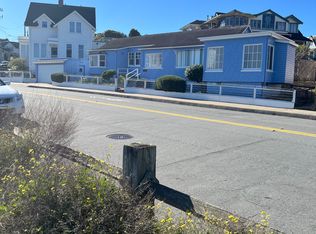 525 Ocean View Blvd, Pacific Grove, CA 93950