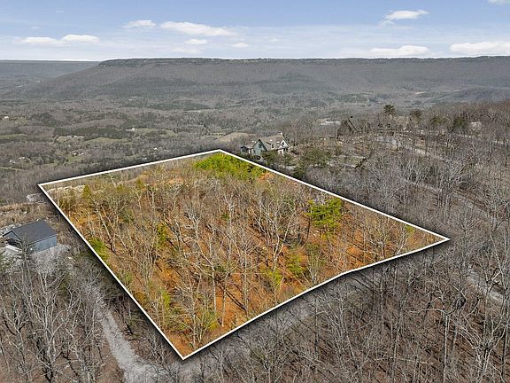 2nd image of 8 W Bluff Rd