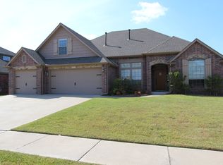 1310 S Aster Pl W, Broken Arrow, OK 74012