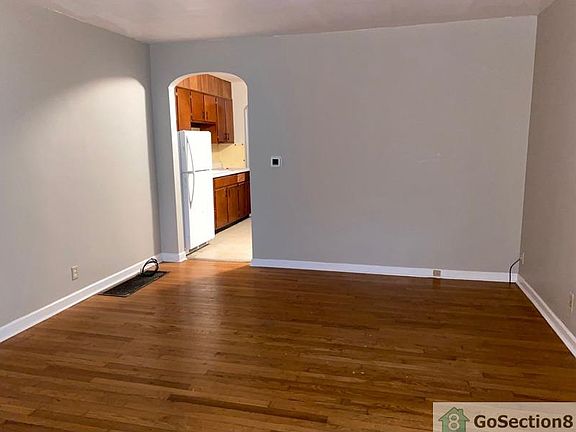2nd image of 1425 N Chester Ave