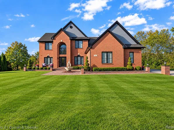 653 Holbrooke Dr, Canton, MI 48187