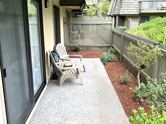 2nd image of 1420 153rd Ave NE