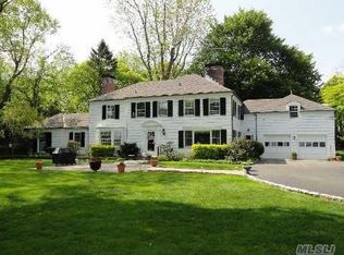 331 Southdown Rd, Huntington, NY 11743