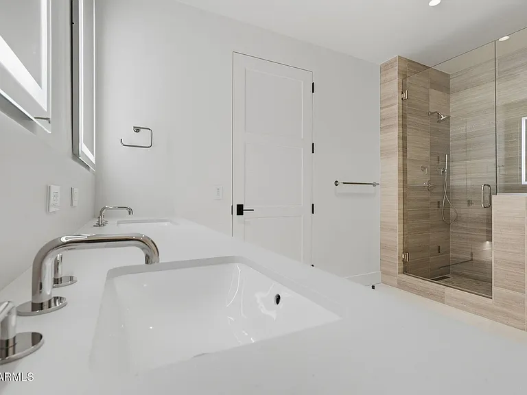 4849 N Camelback Ridge Dr #B302 — Photo 35