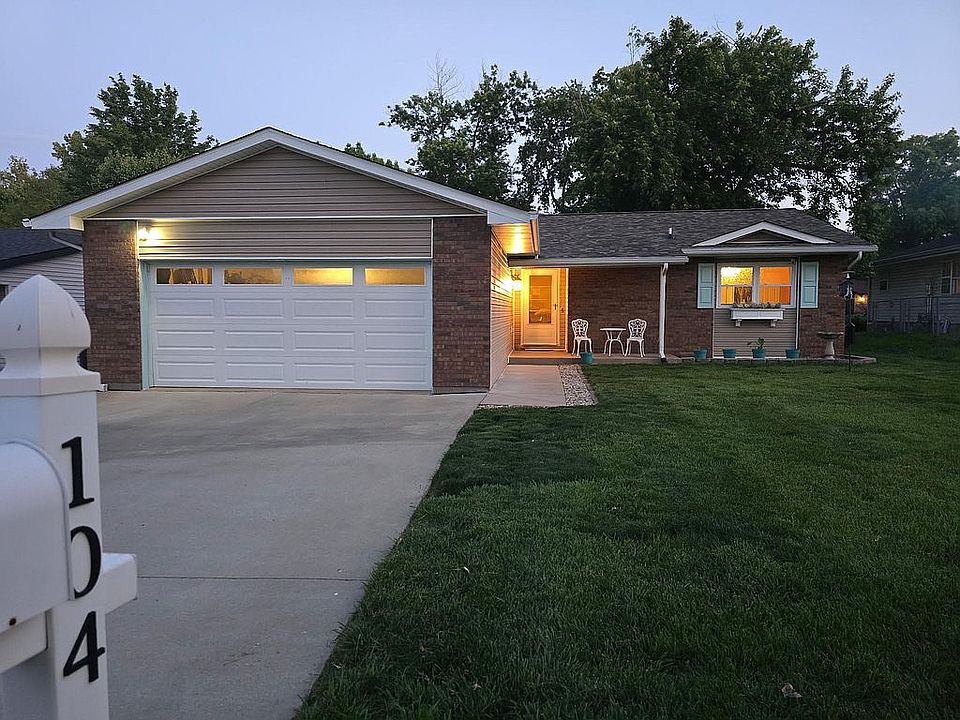 1st image of 104 Meadow Ln N