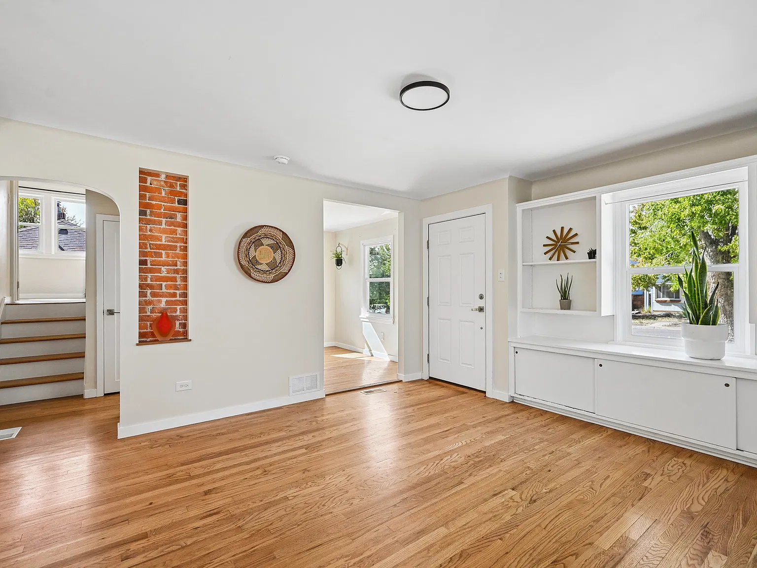3 bed, 1620 sqft, $3,395 — Photo 4