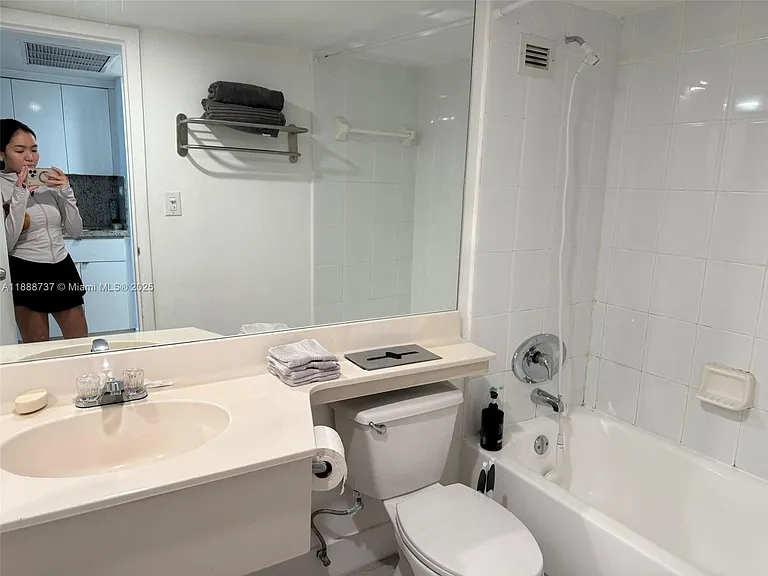 19201 Collins Ave #841 — Photo 5