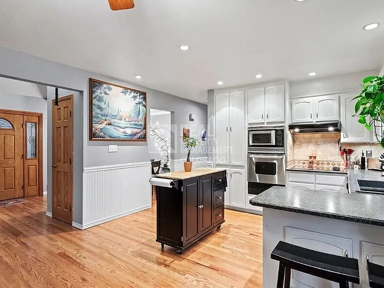 7120 Delmonico Dr — Photo 5