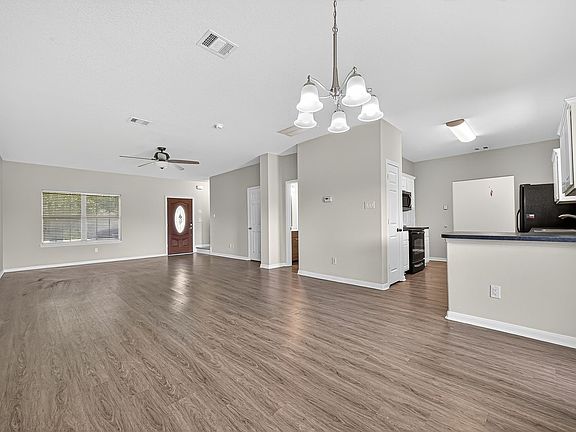 4th image of 7126 White Willow Ln