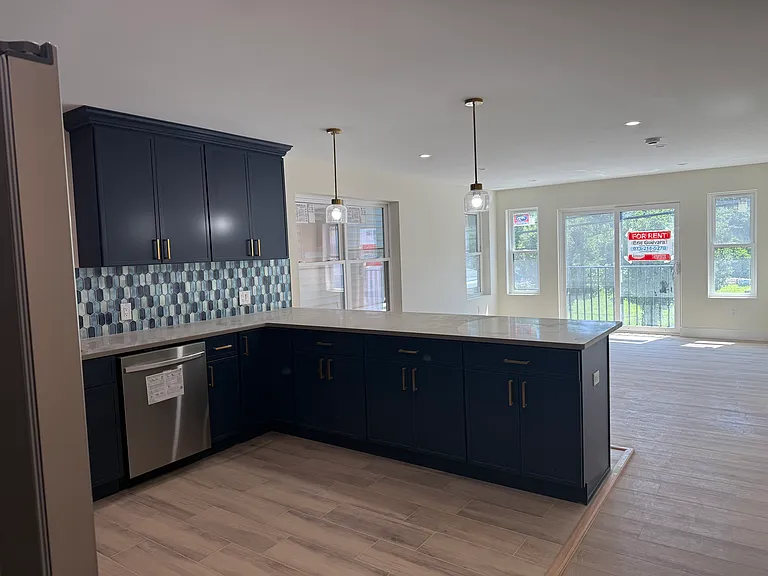740 N 6th St #1 — Photo 5