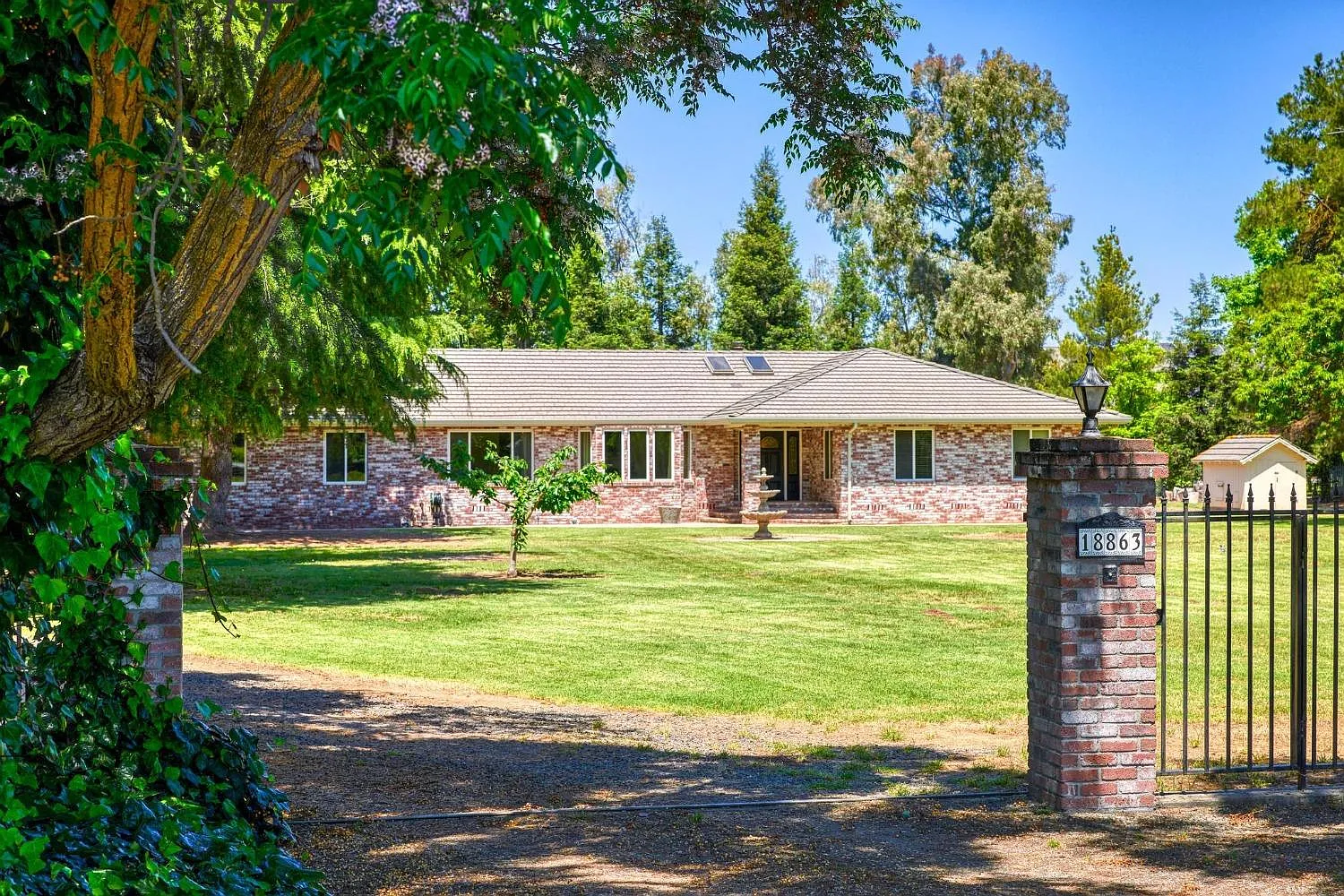 18863 E Gawne Rd photo 1