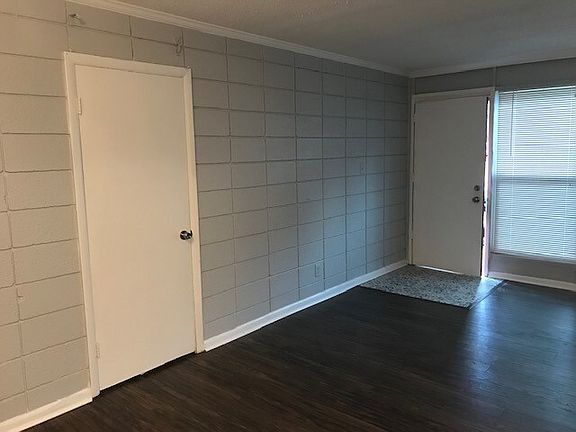 3rd image of 3307 Mayflower St APT 3