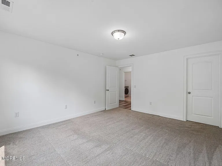 16 Emily Ct — Photo 25
