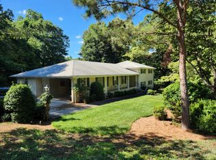 1181 Lakeshore Cir, Gainesville, GA 30501