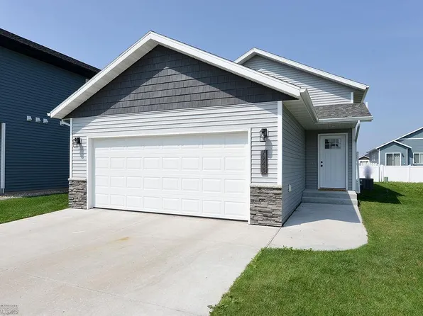 7243 26th St S, Fargo, ND 58104