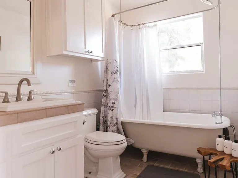 Burnell Dr — Photo 106