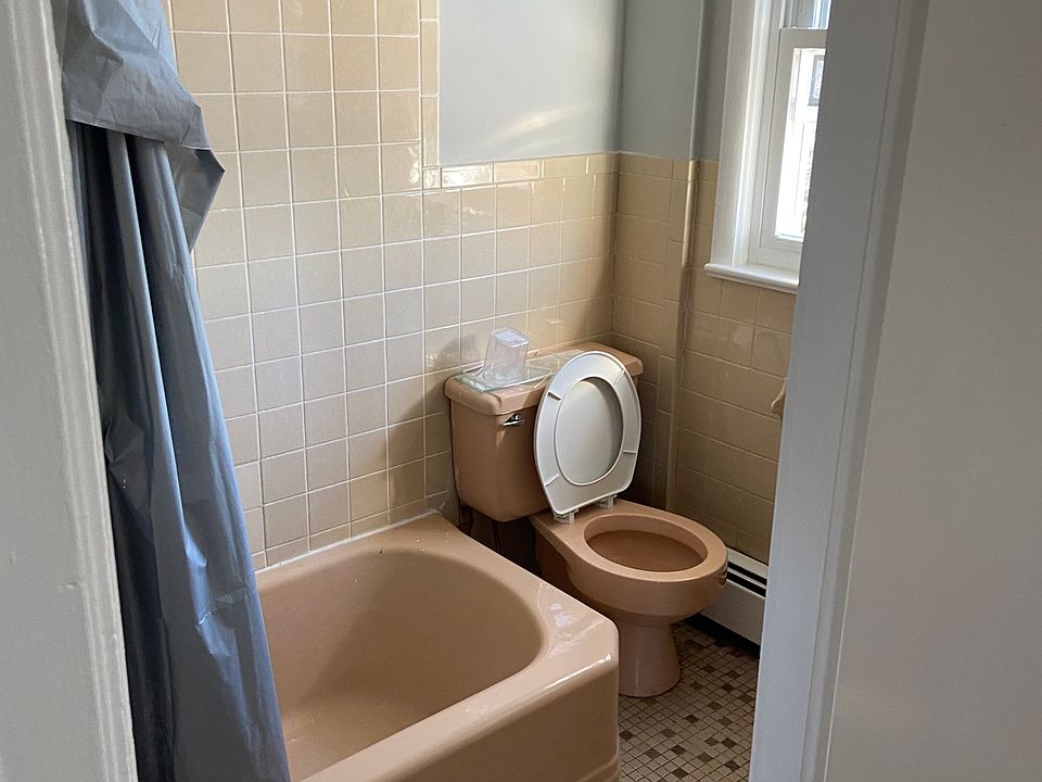 1st image of 107 Church St Floor 3