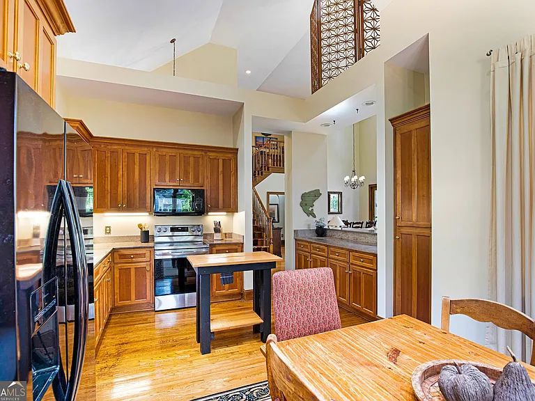1060 Emerald View Dr — Photo 14