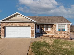 1614 Jackson Ridge Dr, Jackson, MO 63755