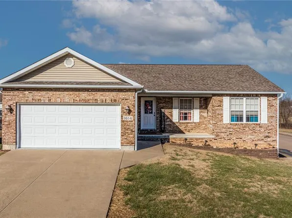 1614 Jackson Ridge Dr, Jackson, MO 63755