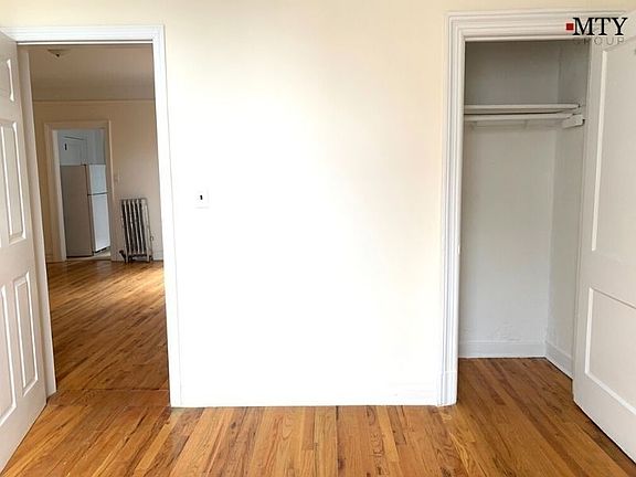 5th image of 28-08 Crescent St #7