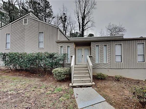2929 Manitoba Ln, Marietta, GA 30062