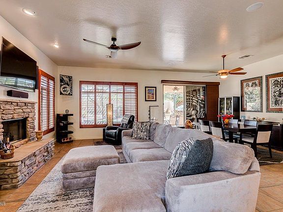 4th image of 2019 E Valencia Dr