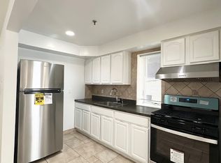 28-25 35th St #1, Astoria, NY 11103
