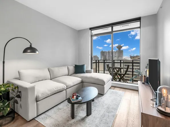 788 Richards St #1907, Vancouver, BC V6B 0C7
