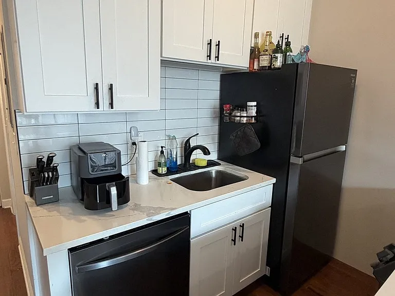 3505 N Sheffield Ave — Photo 7