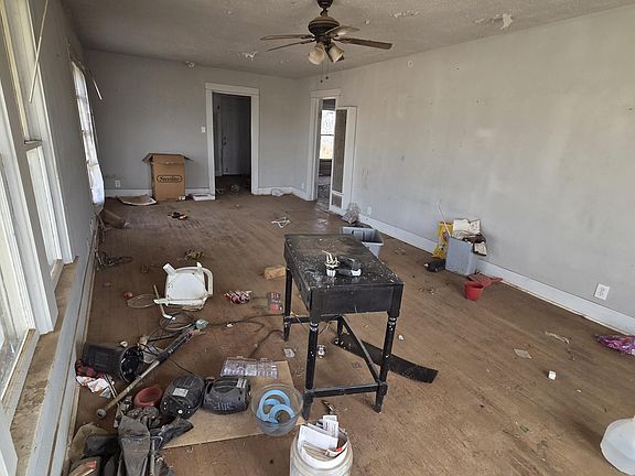 5th image of 800 S 10th St