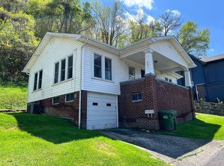 605 Hickory Ln, Harlan, KY 40831