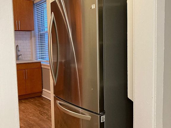 3rd image of 1700-1708 W Touhy Ave #7210-1708-1