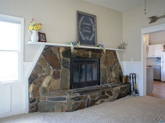 5th image of 103 N Feyder Ave