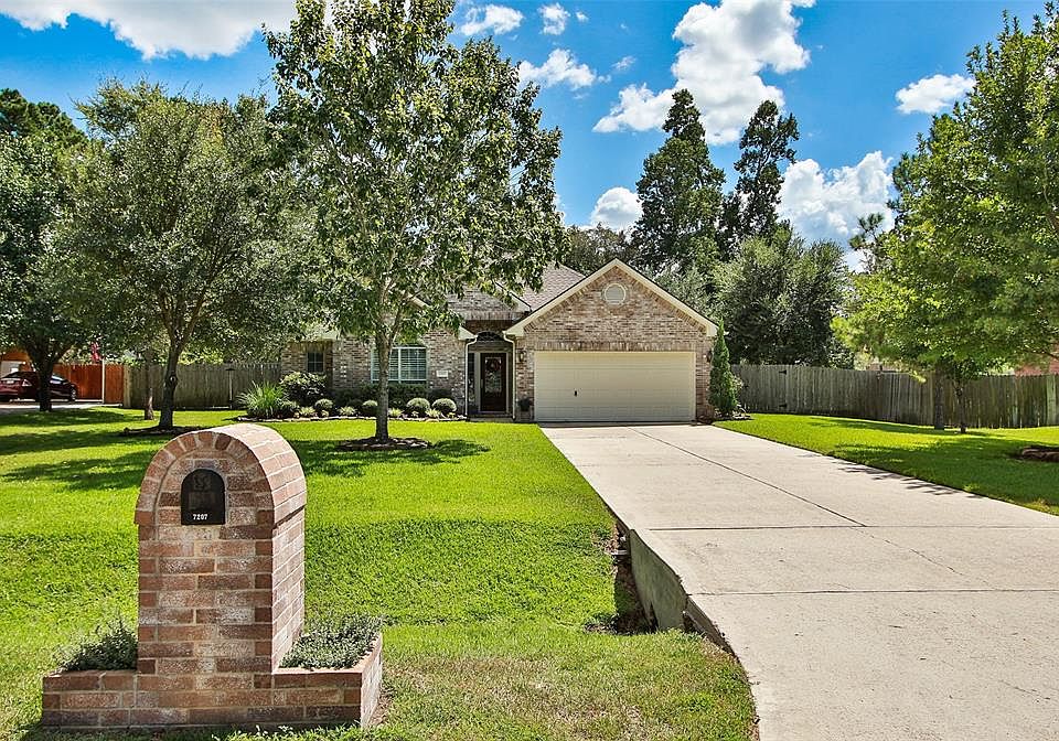 1st image of 7207 Oak Bluff Dr
