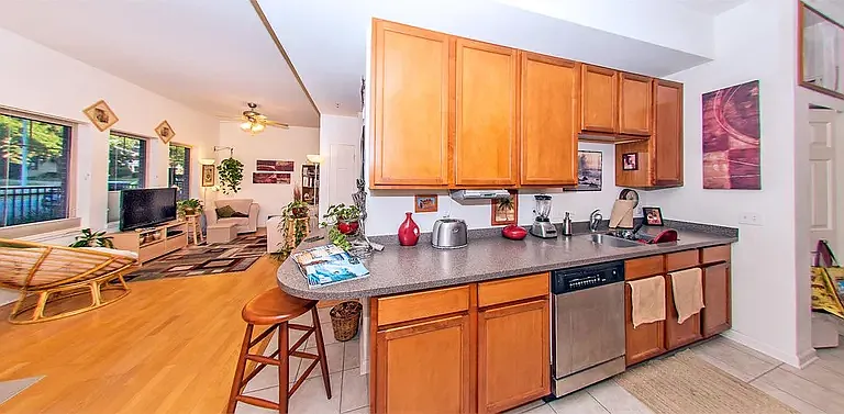 586 N Midvale Blvd — Photo 5