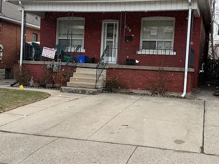 276 Balmoral Ave N #LOWER — Photo 15
