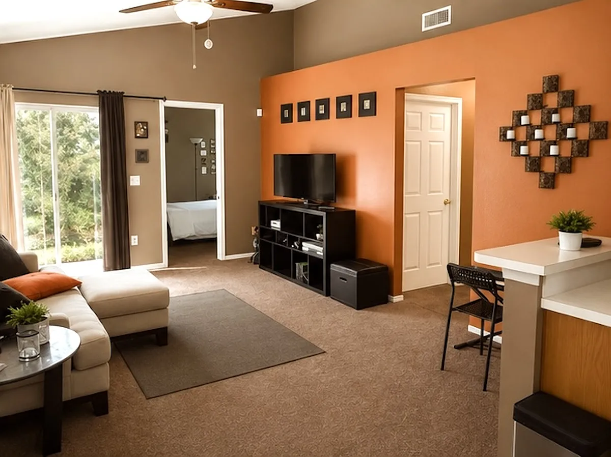 3 bed, 1252 sqft, $2,420 — Photo 3