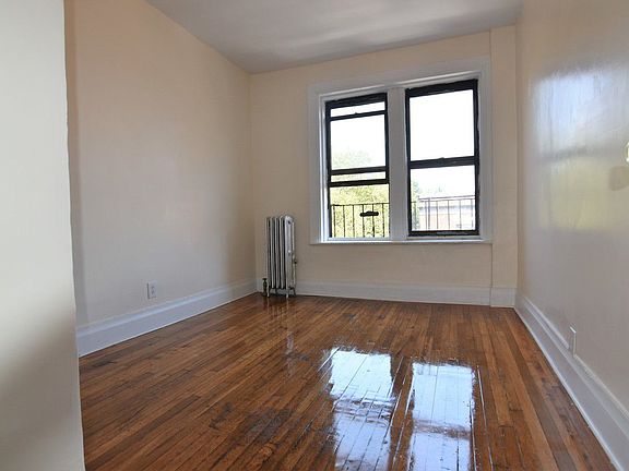4th image of 558 Parkside Ave APT D6