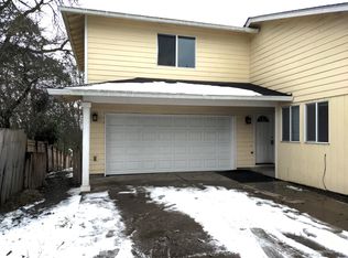 3909 NE Garden Dr #A, Newberg, OR