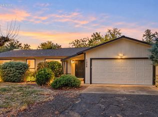 1088 De Moll Dr, Redding, CA 96002