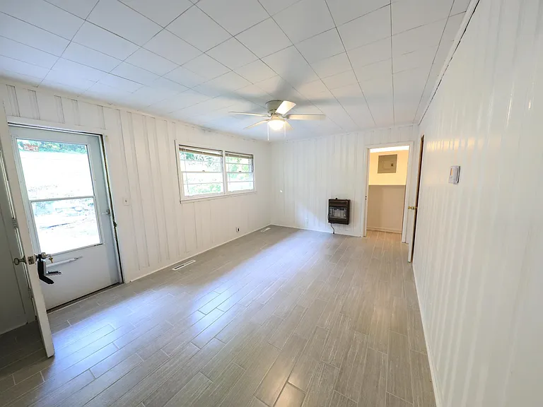 684 Valley Rd — Photo 20